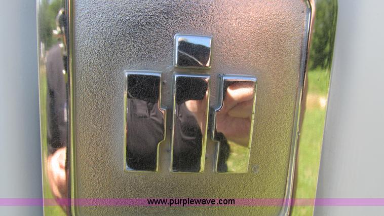 image for item J8578 1984 International S1900 flatbed truck