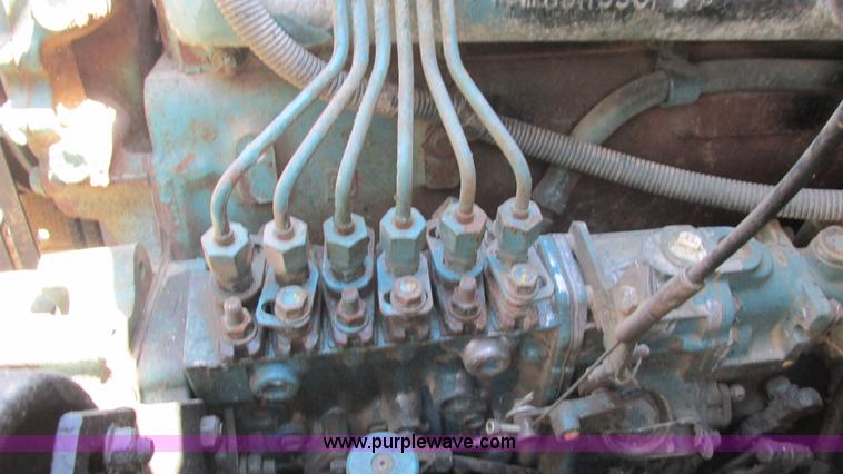 image for item J8578 1984 International S1900 flatbed truck