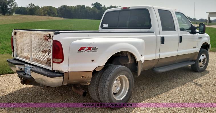 image for item K1142 2005 Ford F350 Super Duty Lariat FX4 Crew Cab pickup truck