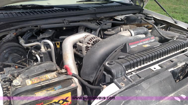 image for item K1142 2005 Ford F350 Super Duty Lariat FX4 Crew Cab pickup truck