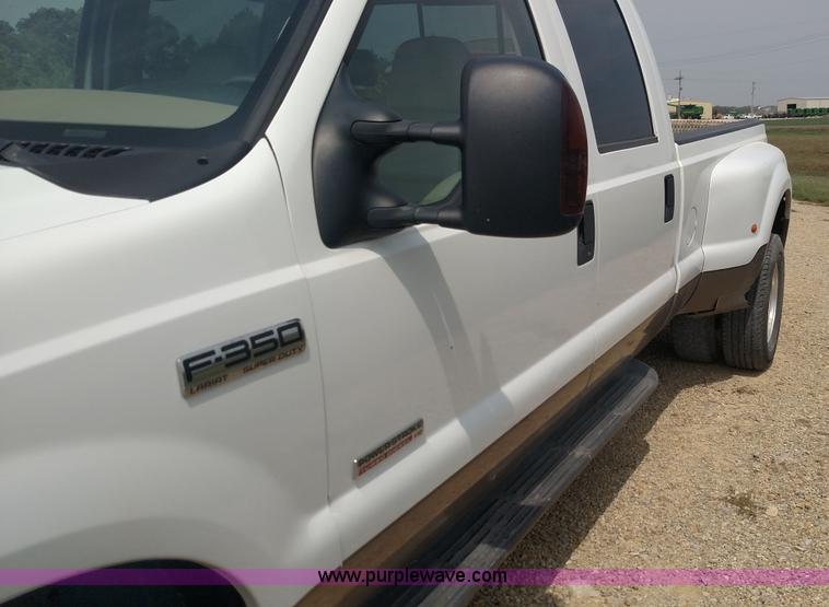 image for item K1142 2005 Ford F350 Super Duty Lariat FX4 Crew Cab pickup truck