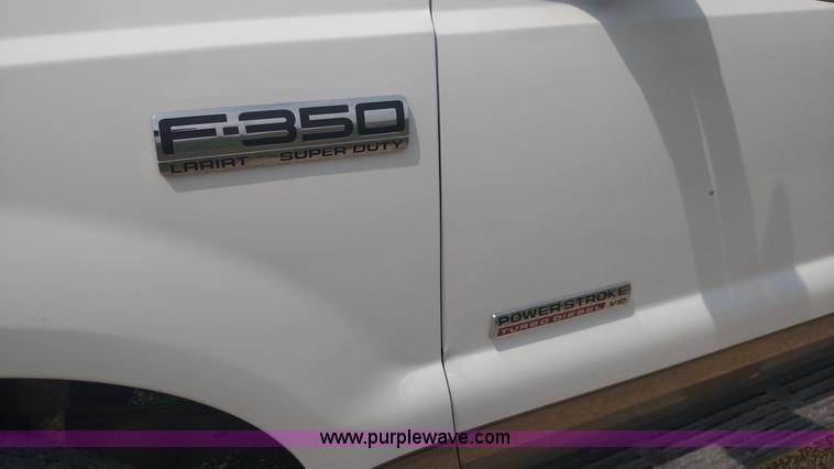 image for item K1142 2005 Ford F350 Super Duty Lariat FX4 Crew Cab pickup truck