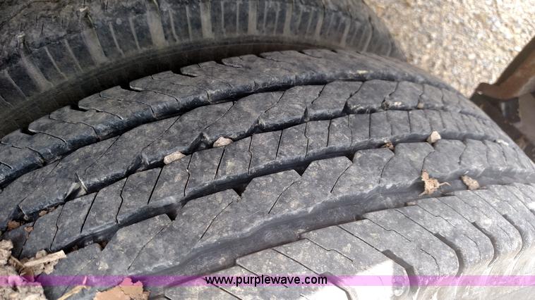 image for item K1142 2005 Ford F350 Super Duty Lariat FX4 Crew Cab pickup truck