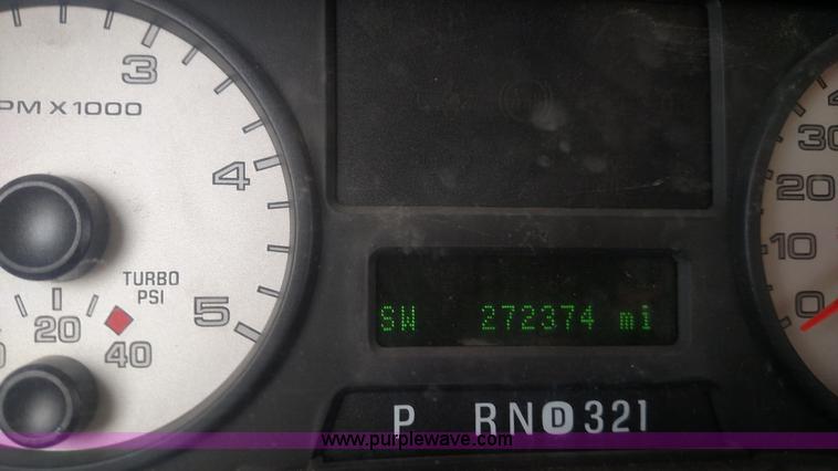 image for item K1142 2005 Ford F350 Super Duty Lariat FX4 Crew Cab pickup truck