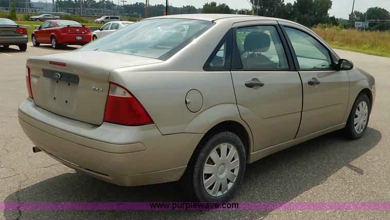 image for item K1602 2006 Ford Focus ZX4