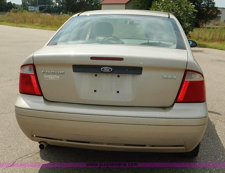 image for item K1602 2006 Ford Focus ZX4