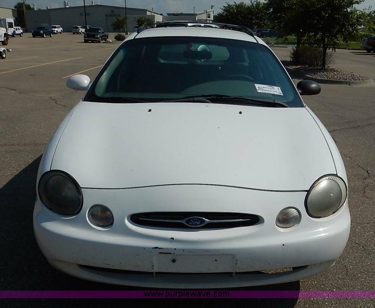 image for item K1606 1999 Ford Taurus Wagon SE