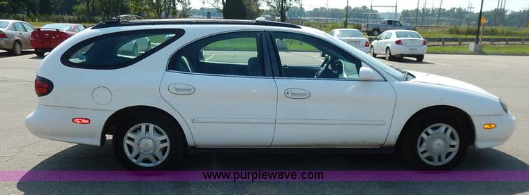 image for item K1606 1999 Ford Taurus Wagon SE