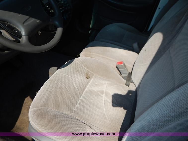 image for item K1606 1999 Ford Taurus Wagon SE