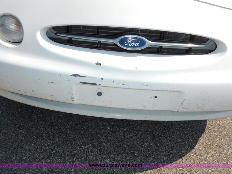 image for item K1606 1999 Ford Taurus Wagon SE