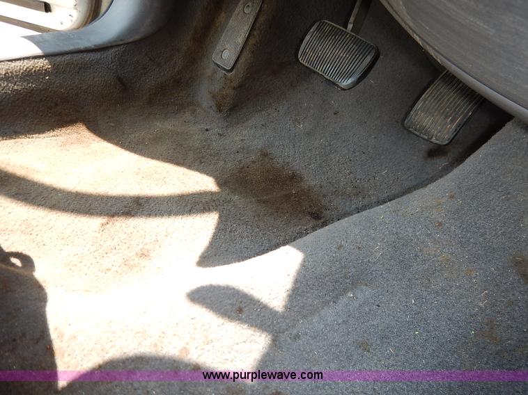 image for item K1606 1999 Ford Taurus Wagon SE