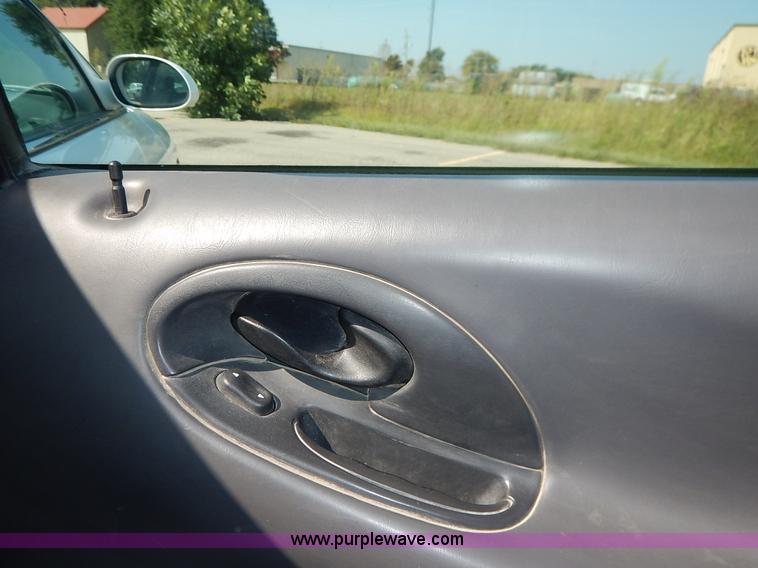 image for item K1606 1999 Ford Taurus Wagon SE