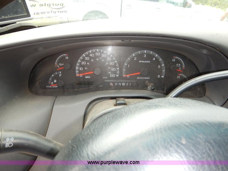 image for item K1619 2000 Ford F150 XLT SuperCab pickup truck