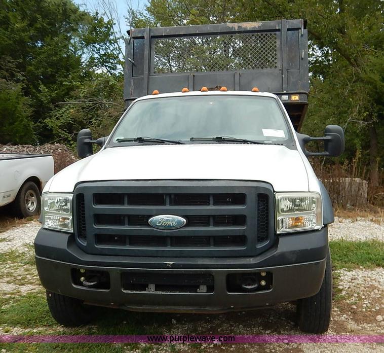image for item K1623 2007 Ford F450 Super Duty dump bed truck