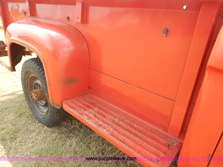 image for item K1625 1966 Ford F350 pickup truck