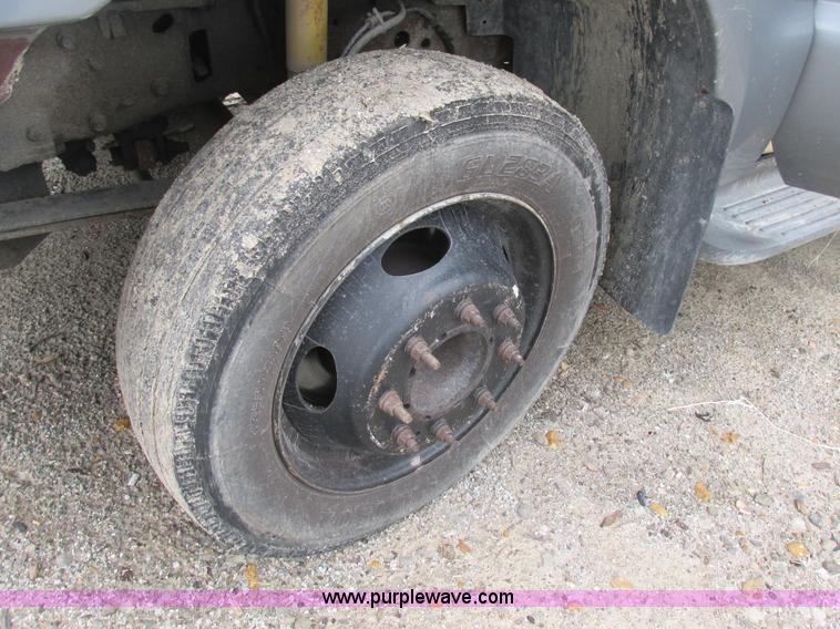 image for item K5102 2002 Ford F450 Super Duty XL Crew Cab dump flat bed truck