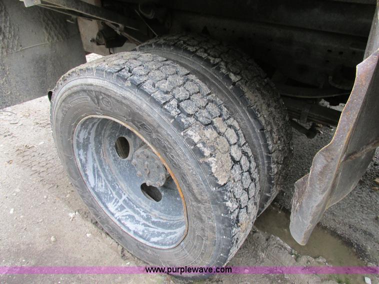 image for item K5102 2002 Ford F450 Super Duty XL Crew Cab dump flat bed truck