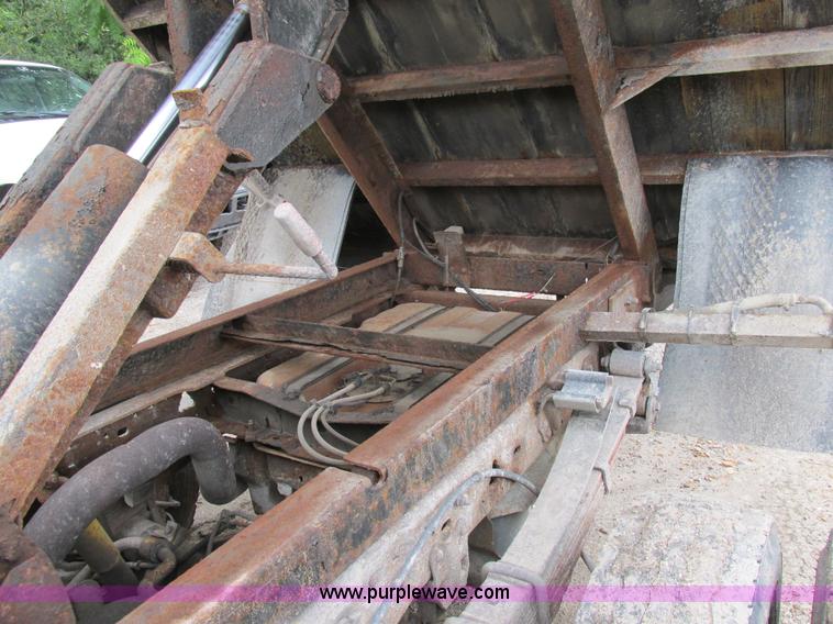 image for item K5102 2002 Ford F450 Super Duty XL Crew Cab dump flat bed truck