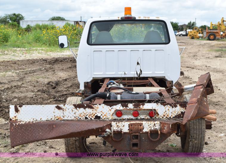 image for item K6072 1997 Ford F450 Super Duty truck cab and chassis
