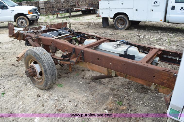 image for item K6072 1997 Ford F450 Super Duty truck cab and chassis