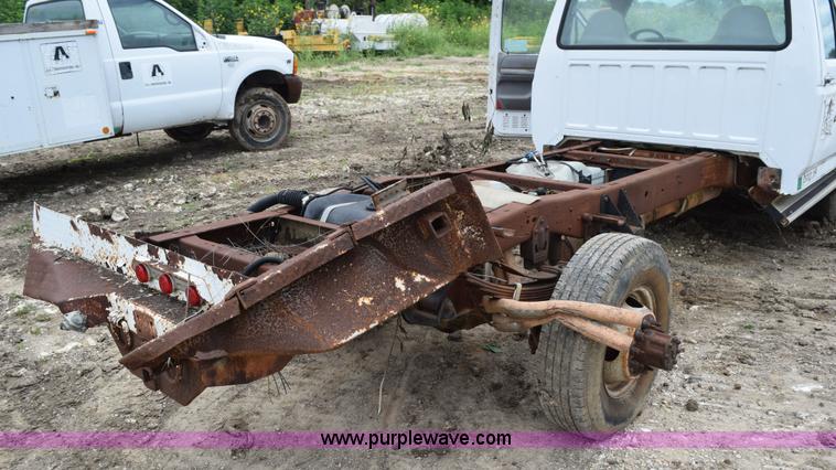 image for item K6072 1997 Ford F450 Super Duty truck cab and chassis