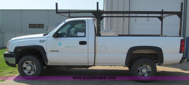 image for item K6318 2006 Chevrolet Silverado 2500HD pickup truck