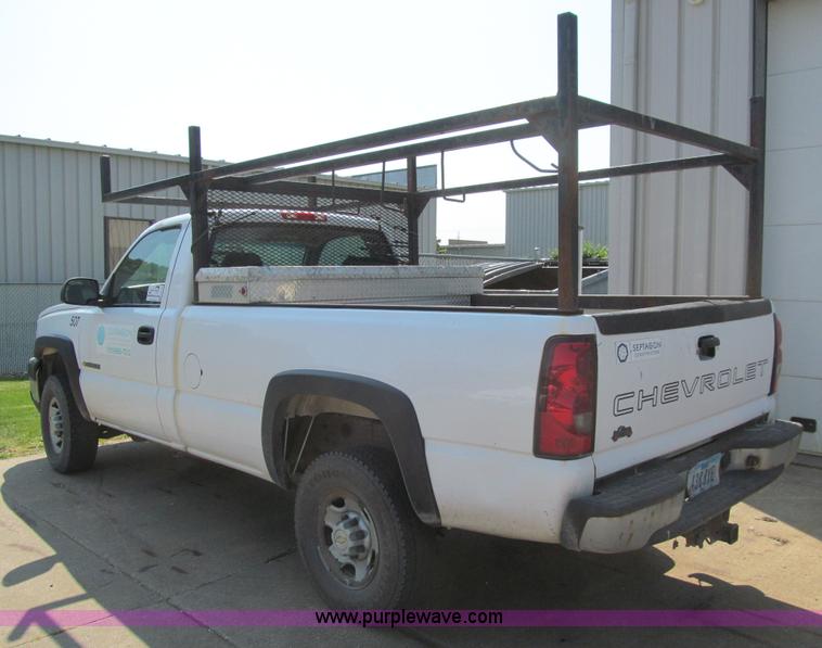image for item K6318 2006 Chevrolet Silverado 2500HD pickup truck