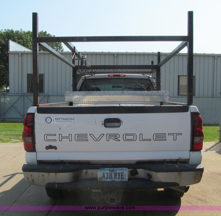 image for item K6318 2006 Chevrolet Silverado 2500HD pickup truck