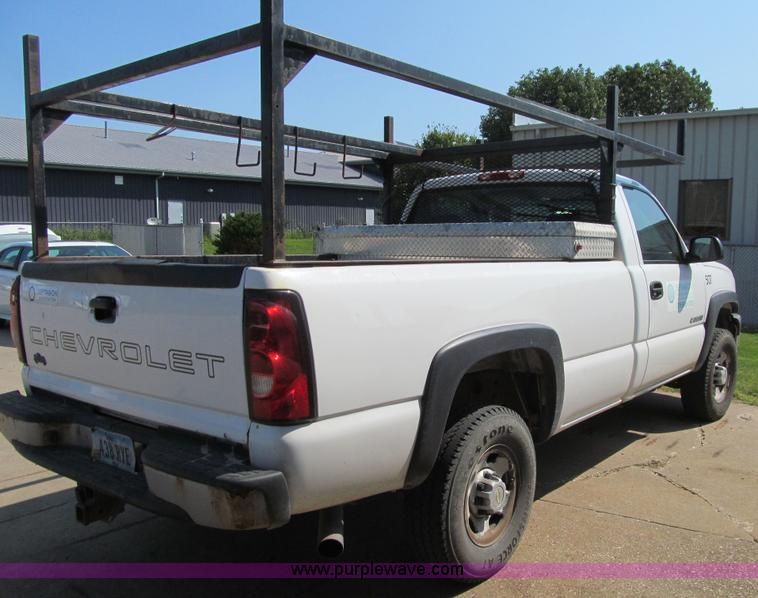 image for item K6318 2006 Chevrolet Silverado 2500HD pickup truck