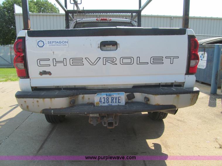 image for item K6318 2006 Chevrolet Silverado 2500HD pickup truck