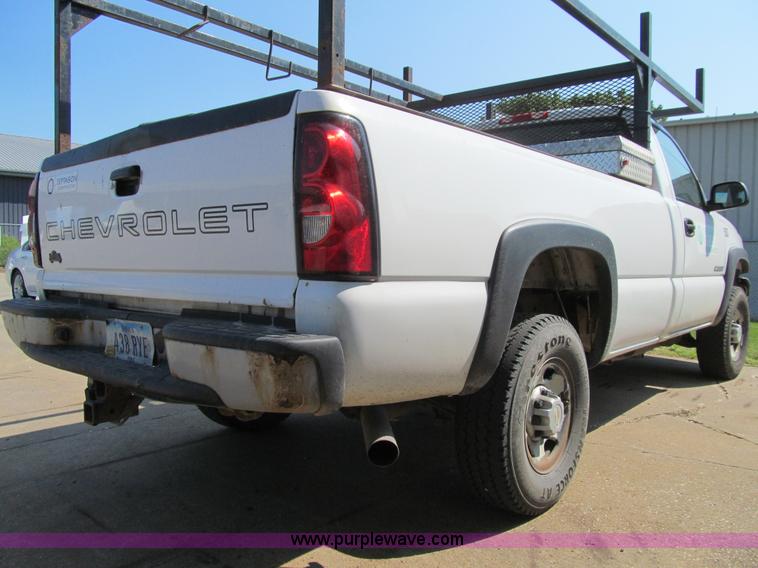 image for item K6318 2006 Chevrolet Silverado 2500HD pickup truck