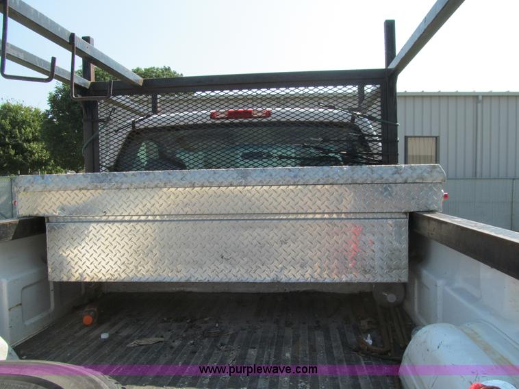 image for item K6318 2006 Chevrolet Silverado 2500HD pickup truck