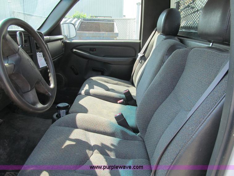 image for item K6318 2006 Chevrolet Silverado 2500HD pickup truck