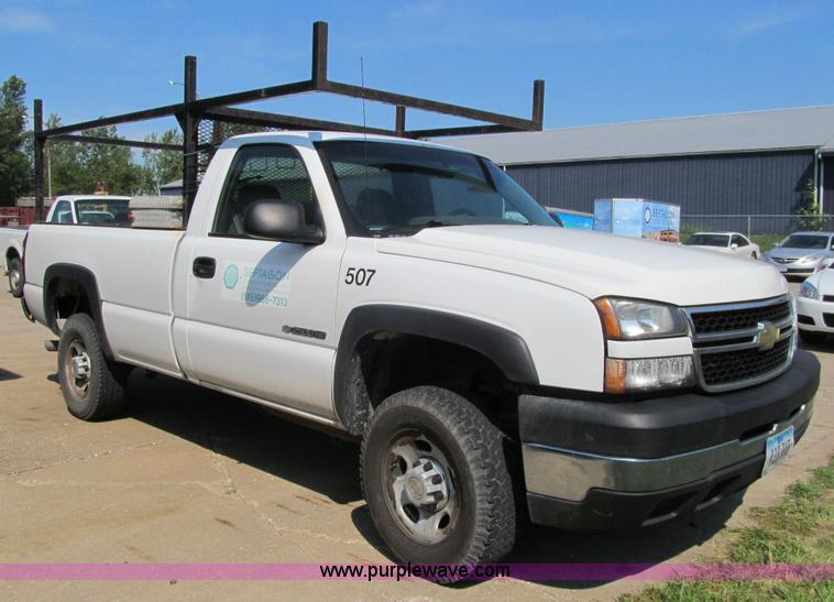image for item K6318 2006 Chevrolet Silverado 2500HD pickup truck