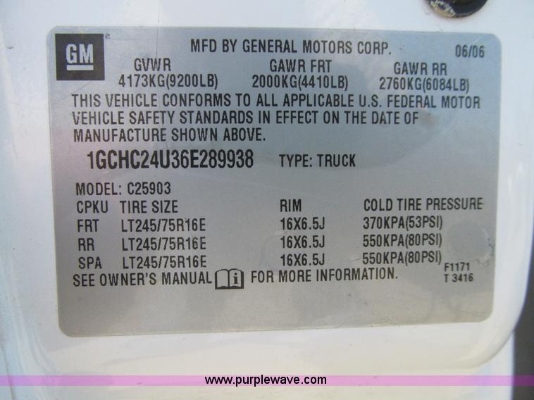 image for item K6318 2006 Chevrolet Silverado 2500HD pickup truck