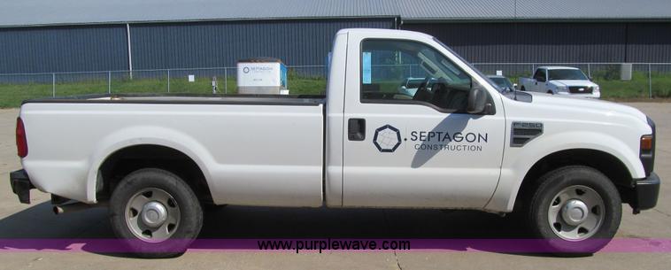 image for item K6319 2008 Ford F250 Super Duty XL pickup truck