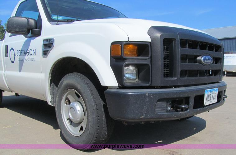 image for item K6319 2008 Ford F250 Super Duty XL pickup truck