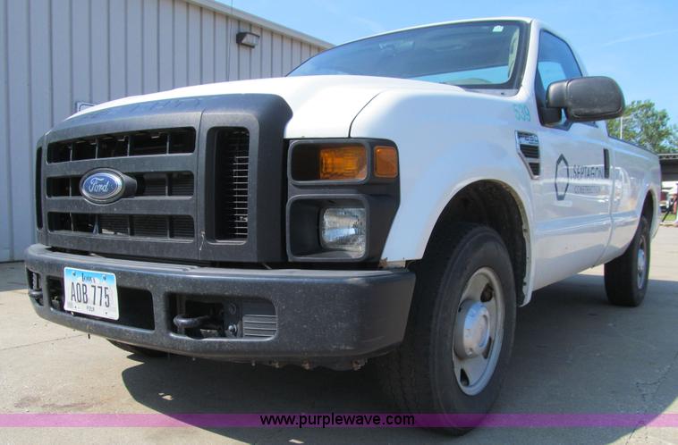 image for item K6319 2008 Ford F250 Super Duty XL pickup truck