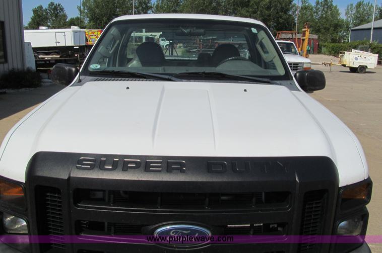 image for item K6319 2008 Ford F250 Super Duty XL pickup truck