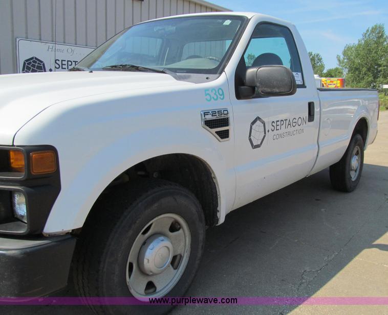 image for item K6319 2008 Ford F250 Super Duty XL pickup truck
