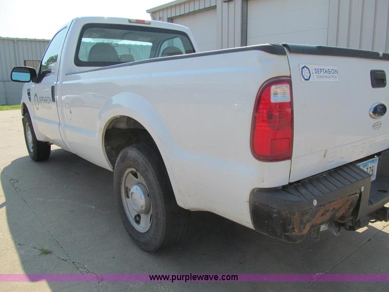 image for item K6319 2008 Ford F250 Super Duty XL pickup truck