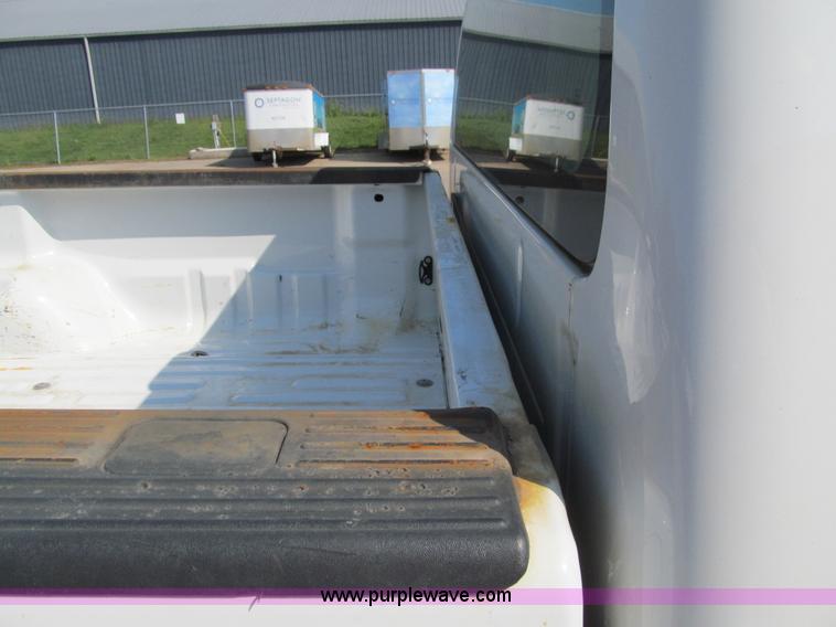 image for item K6319 2008 Ford F250 Super Duty XL pickup truck