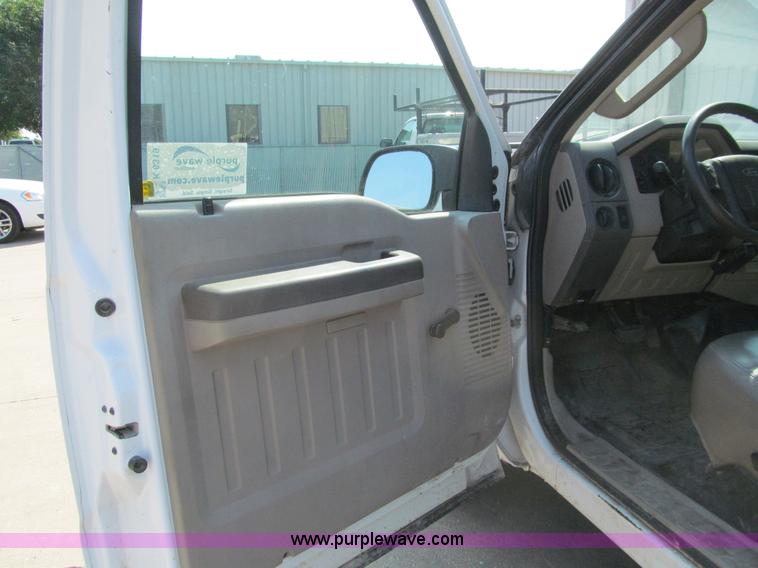 image for item K6319 2008 Ford F250 Super Duty XL pickup truck