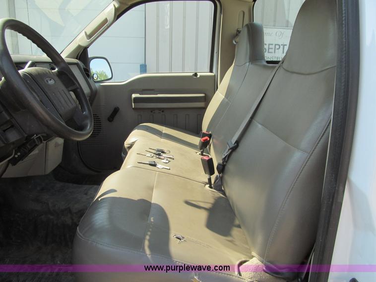 image for item K6319 2008 Ford F250 Super Duty XL pickup truck