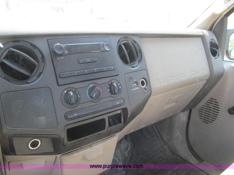 image for item K6319 2008 Ford F250 Super Duty XL pickup truck