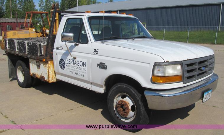 image for item K6320 1997 Ford F350 XL flatbed pickup truck