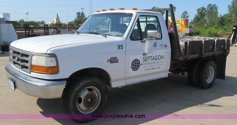 image for item K6320 1997 Ford F350 XL flatbed pickup truck