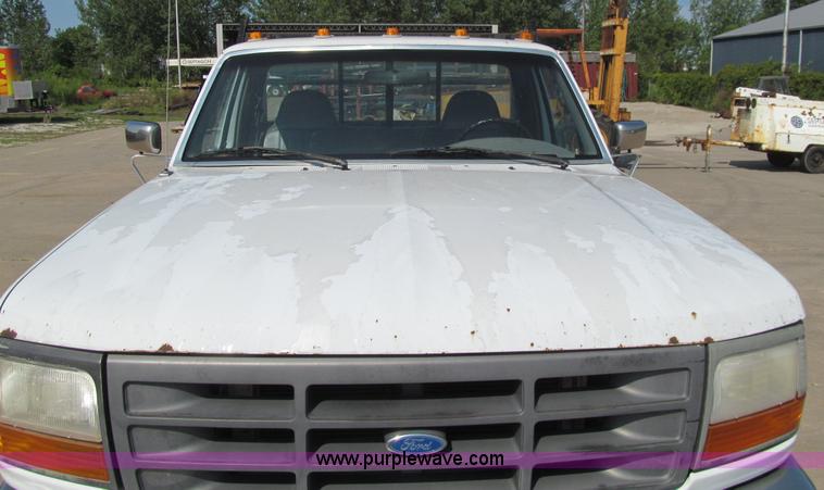 image for item K6320 1997 Ford F350 XL flatbed pickup truck