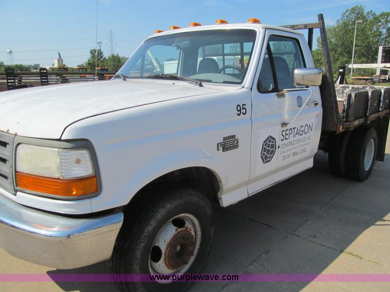 image for item K6320 1997 Ford F350 XL flatbed pickup truck
