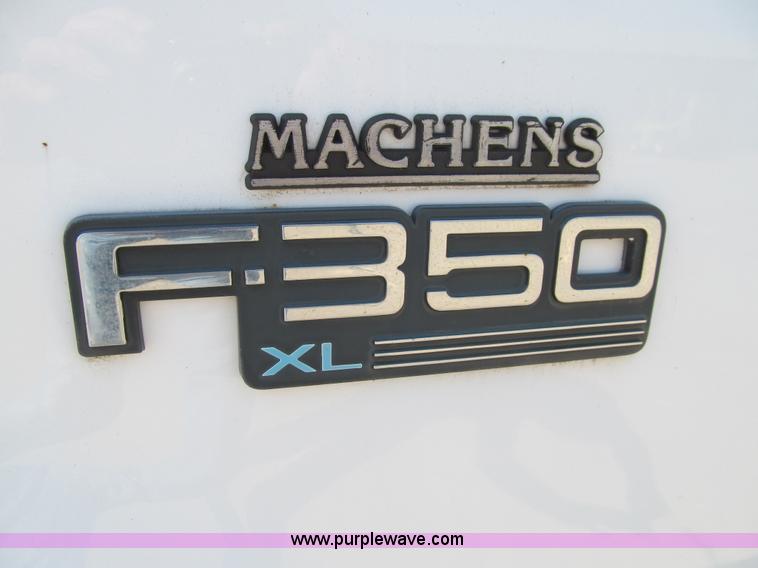 image for item K6320 1997 Ford F350 XL flatbed pickup truck